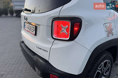 Внедорожник / Кроссовер Jeep Renegade 2016 в 