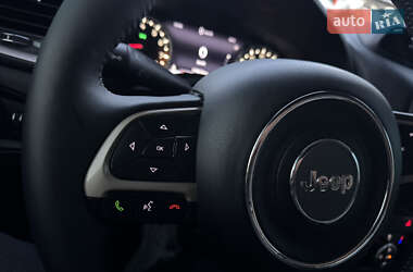 Внедорожник / Кроссовер Jeep Renegade 2016 в 