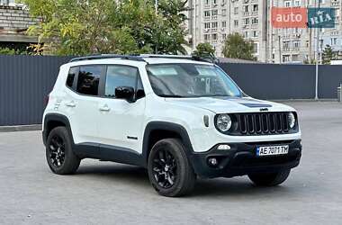 Внедорожник / Кроссовер Jeep Renegade 2016 в 