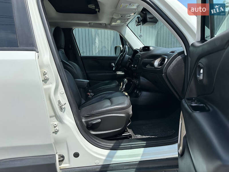 Внедорожник / Кроссовер Jeep Renegade 2016 в Черновцах