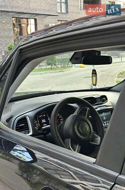 Внедорожник / Кроссовер Jeep Renegade 2020 в 