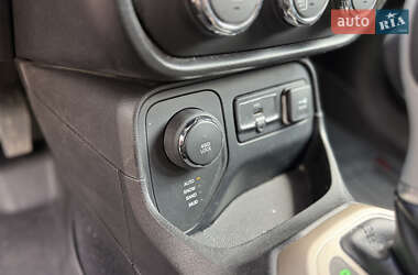 Внедорожник / Кроссовер Jeep Renegade 2016 в 