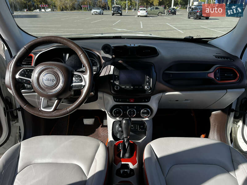 Внедорожник / Кроссовер Jeep Renegade 2016 в Киеве