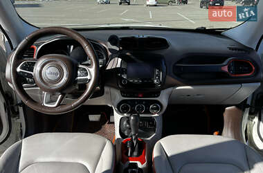 Внедорожник / Кроссовер Jeep Renegade 2016 в 