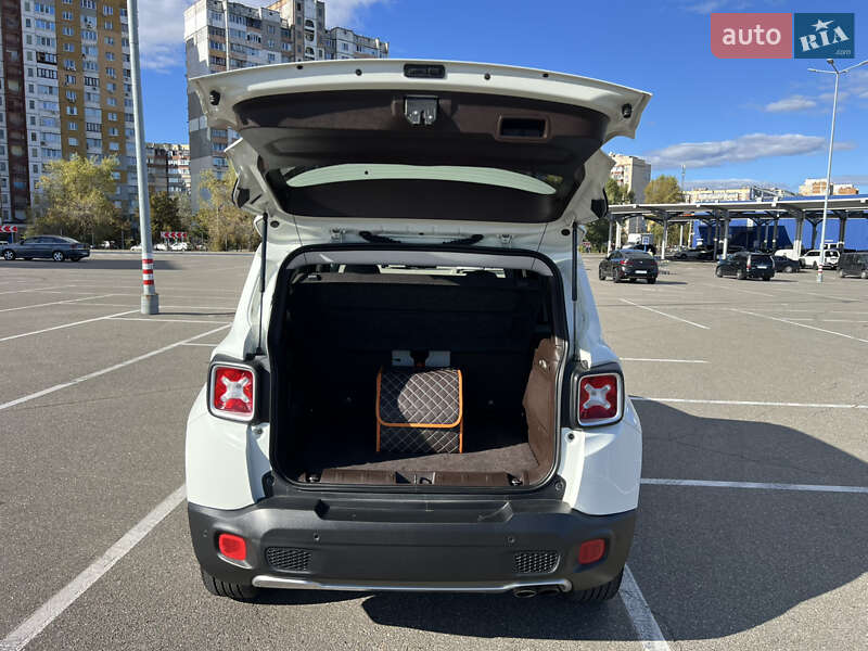 Внедорожник / Кроссовер Jeep Renegade 2016 в Киеве