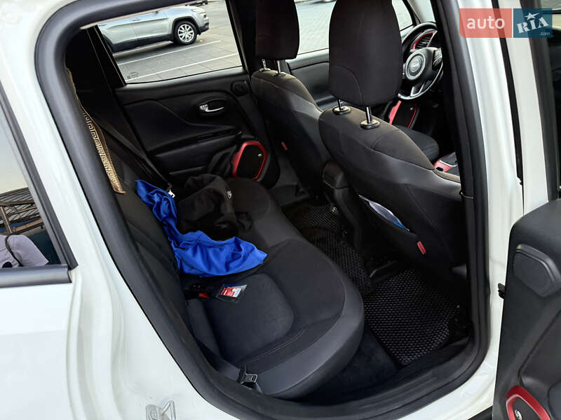 Позашляховик / Кросовер Jeep Renegade 2018 в Луцьку фото 13 Позашляховик / Кросовер Jeep Renegade 2018 в Луцьку