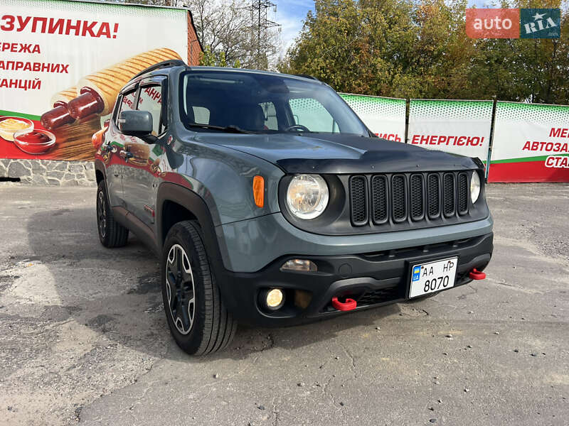 Внедорожник / Кроссовер Jeep Renegade 2016 в 
