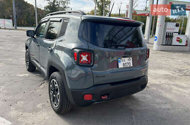 Внедорожник / Кроссовер Jeep Renegade 2016 в 