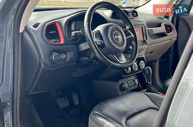 Внедорожник / Кроссовер Jeep Renegade 2016 в 