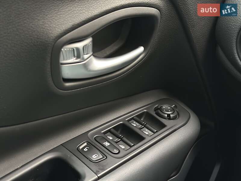 Позашляховик / Кросовер Jeep Renegade 2022 в Києві