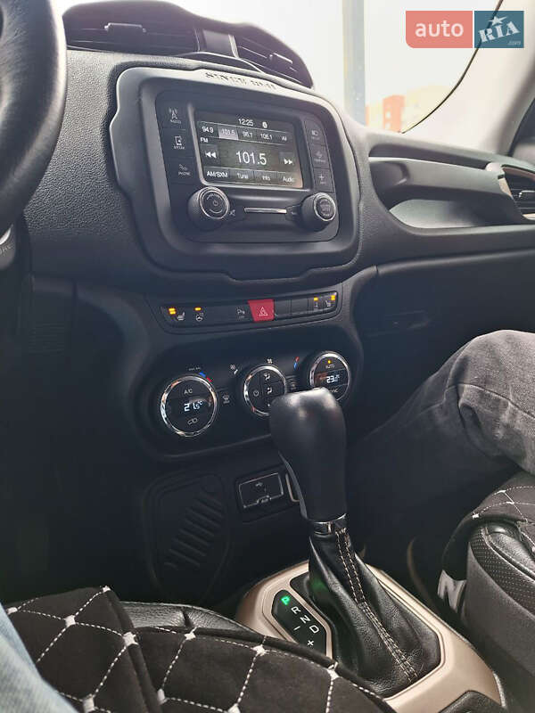 Позашляховик / Кросовер Jeep Renegade 2015 в Києві