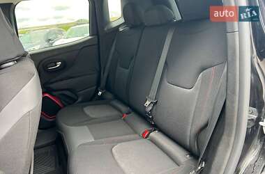 Внедорожник / Кроссовер Jeep Renegade 2015 в 