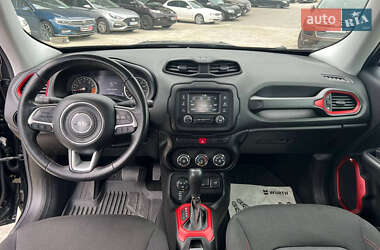 Внедорожник / Кроссовер Jeep Renegade 2015 в 