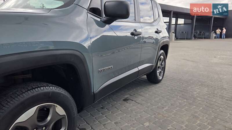 Внедорожник / Кроссовер Jeep Renegade 2017 в Львове