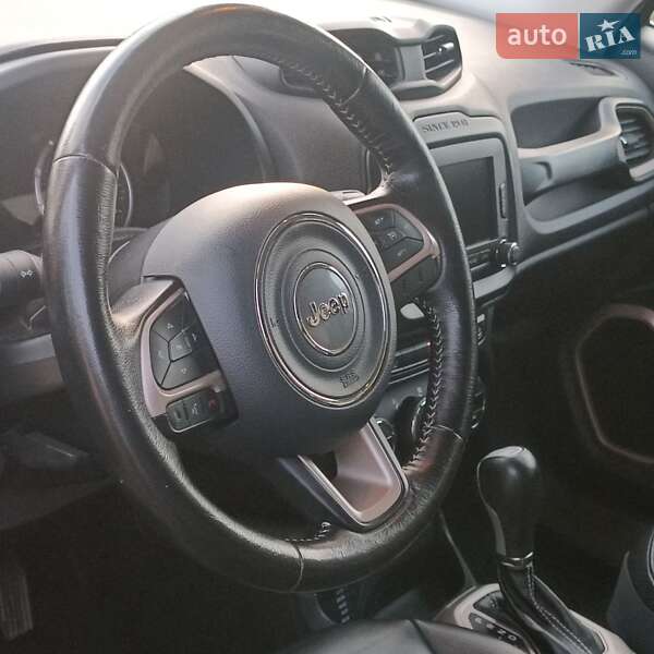 Позашляховик / Кросовер Jeep Renegade 2016 в Запоріжжі