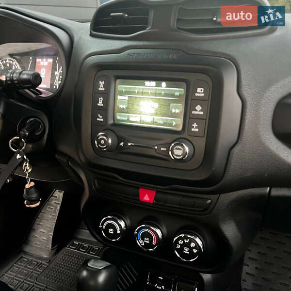 Внедорожник / Кроссовер Jeep Renegade 2015 в Черкассах