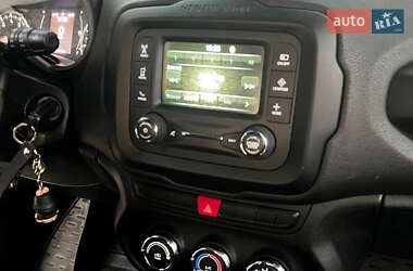 Внедорожник / Кроссовер Jeep Renegade 2015 в 