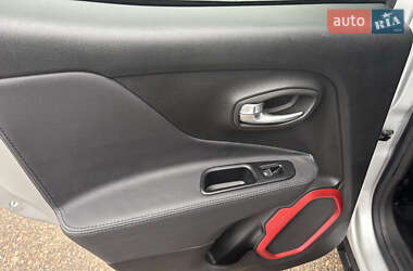 Внедорожник / Кроссовер Jeep Renegade 2015 в 