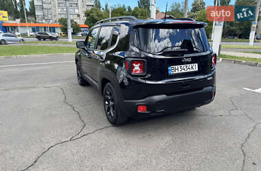 Позашляховик / Кросовер Jeep Renegade 2018 в  фото 3 Позашляховик / Кросовер Jeep Renegade 2018 в