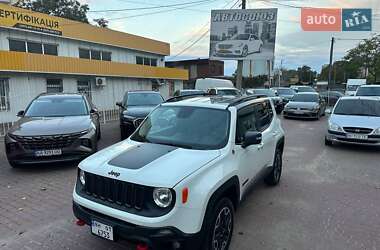 Внедорожник / Кроссовер Jeep Renegade 2016 в 