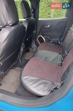 Позашляховик / Кросовер Jeep Renegade 2015 в  фото 8 Позашляховик / Кросовер Jeep Renegade 2015 в