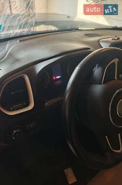 Внедорожник / Кроссовер Jeep Renegade 2020 в 