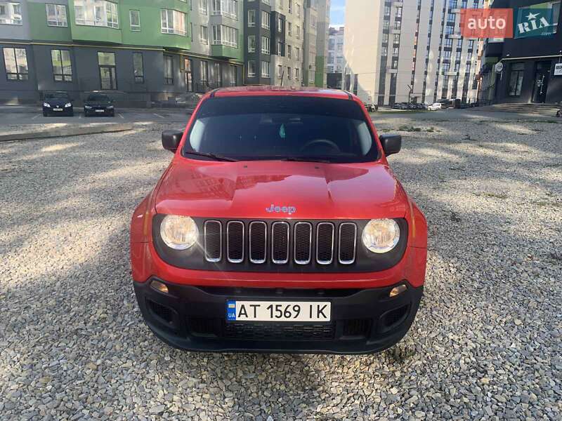 Внедорожник / Кроссовер Jeep Renegade 2015 в Ивано-Франковске