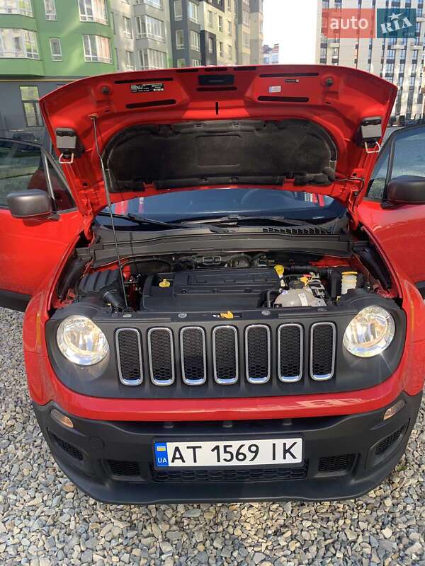 Внедорожник / Кроссовер Jeep Renegade 2015 в Ивано-Франковске
