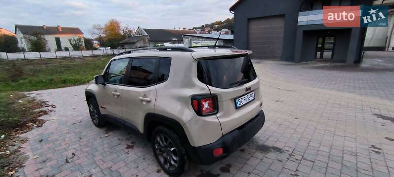 Внедорожник / Кроссовер Jeep Renegade 2016 в Николаеве