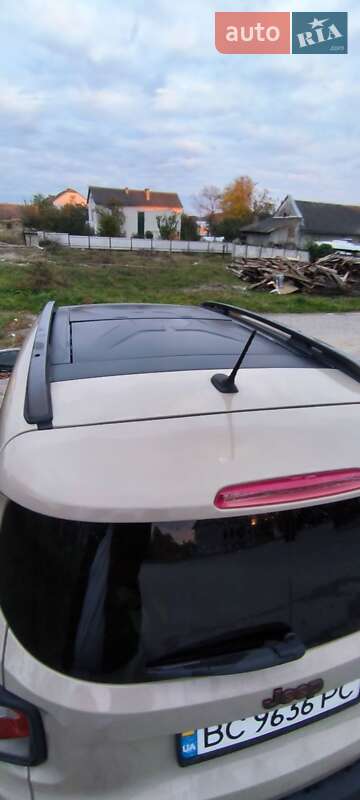 Внедорожник / Кроссовер Jeep Renegade 2016 в Николаеве