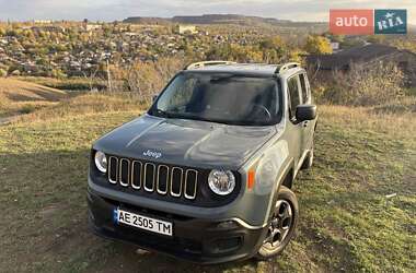 Внедорожник / Кроссовер Jeep Renegade 2016 в 