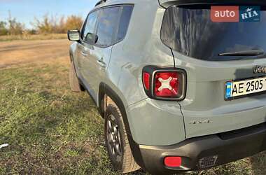 Внедорожник / Кроссовер Jeep Renegade 2016 в 