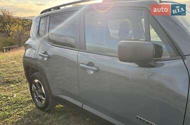 Внедорожник / Кроссовер Jeep Renegade 2016 в 