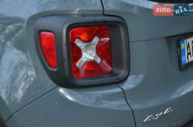 Внедорожник / Кроссовер Jeep Renegade 2016 в 