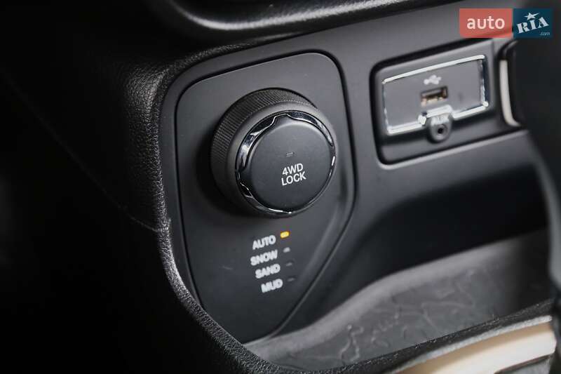 Внедорожник / Кроссовер Jeep Renegade 2015 в Киеве