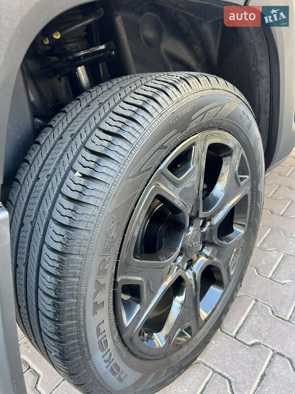 Позашляховик / Кросовер Jeep Renegade 2016 в Києві