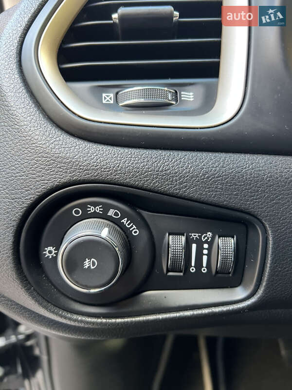 Позашляховик / Кросовер Jeep Renegade 2016 в Києві