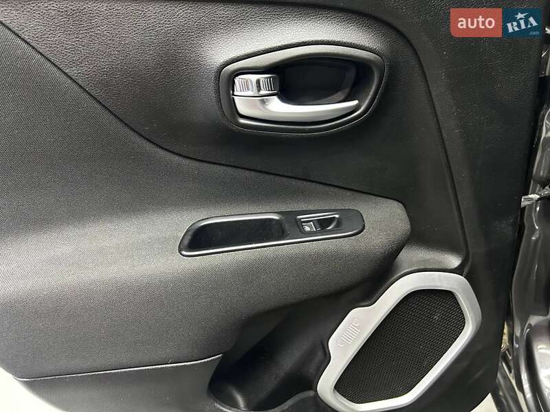 Внедорожник / Кроссовер Jeep Renegade 2018 в Черновцах