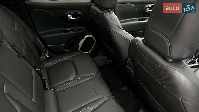 Позашляховик / Кросовер Jeep Renegade 2017 в Львові