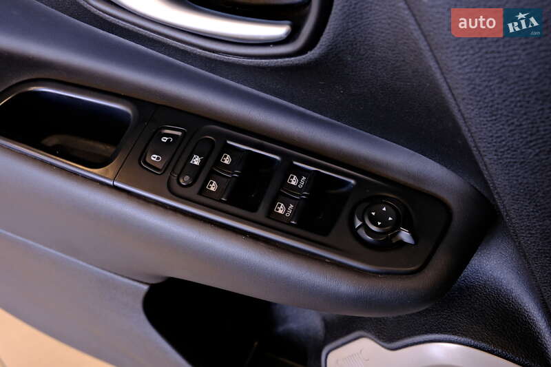 Позашляховик / Кросовер Jeep Renegade 2017 в Одесі