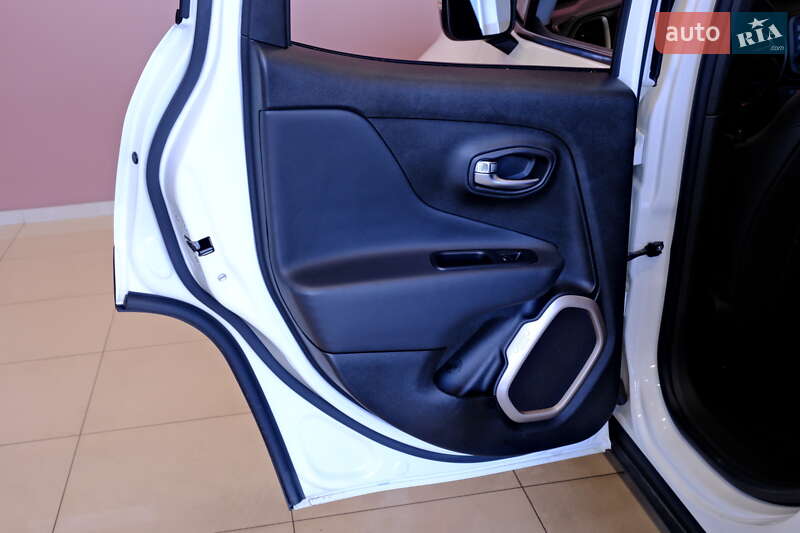 Позашляховик / Кросовер Jeep Renegade 2017 в Одесі