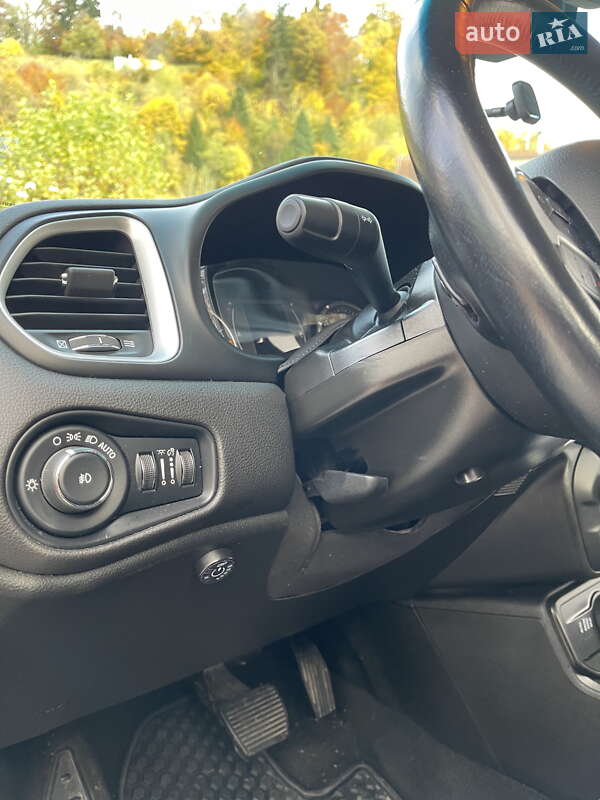 Позашляховик / Кросовер Jeep Renegade 2019 в Чернівцях фото 7 Позашляховик / Кросовер Jeep Renegade 2019 в Чернівцях