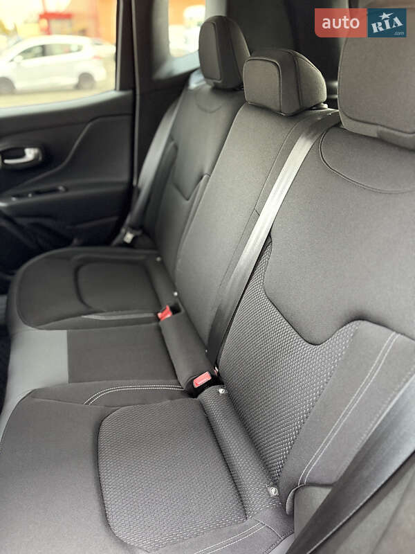 Внедорожник / Кроссовер Jeep Renegade 2023 в Киеве