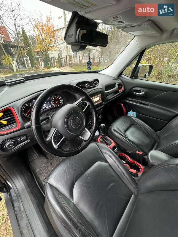 Внедорожник / Кроссовер Jeep Renegade 2016 в Каневе