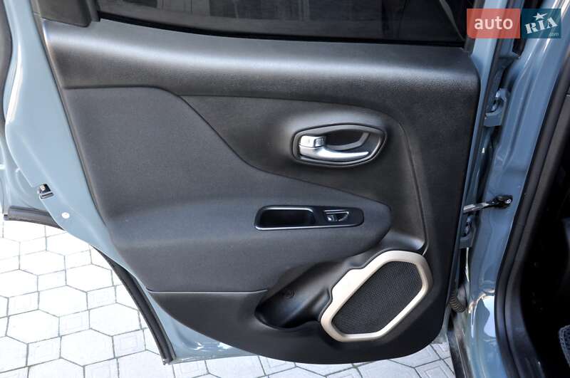 Позашляховик / Кросовер Jeep Renegade 2017 в Львові