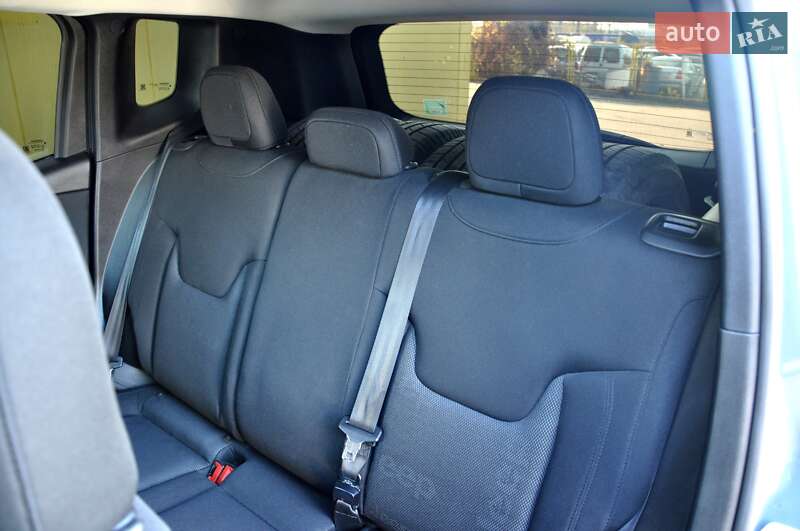 Позашляховик / Кросовер Jeep Renegade 2017 в Львові