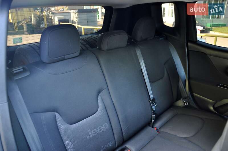 Позашляховик / Кросовер Jeep Renegade 2017 в Львові