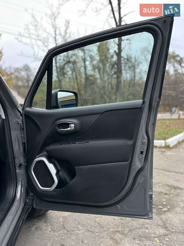 Позашляховик / Кросовер Jeep Renegade 2019 в Києві фото 19 Позашляховик / Кросовер Jeep Renegade 2019 в Києві