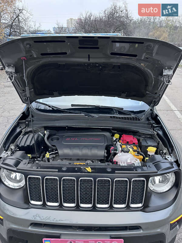 Позашляховик / Кросовер Jeep Renegade 2019 в Києві фото 29 Позашляховик / Кросовер Jeep Renegade 2019 в Києві