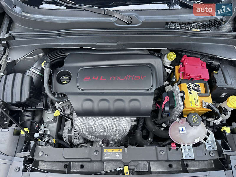 Позашляховик / Кросовер Jeep Renegade 2019 в Києві фото 32 Позашляховик / Кросовер Jeep Renegade 2019 в Києві